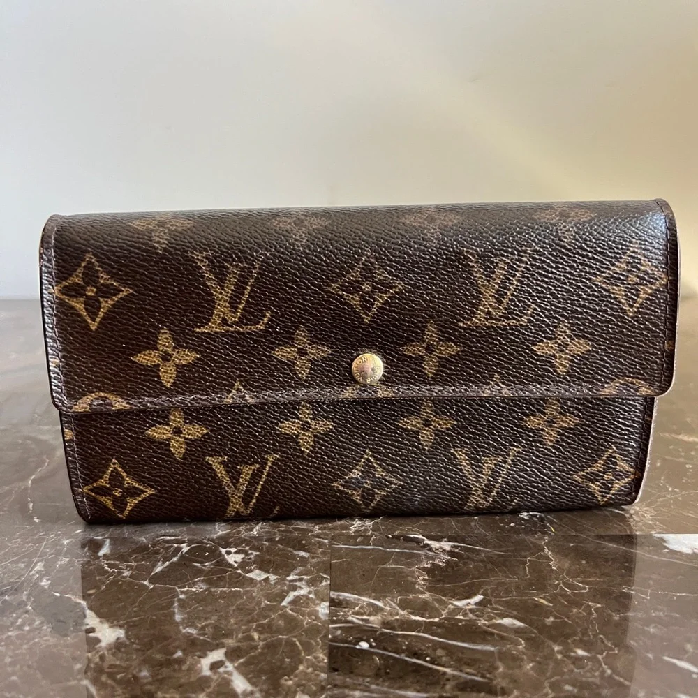 Louis Vuitton Sarah Wallet